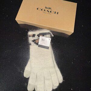 COACH Ocelot  Gloves with Touch Capabilities - Get Alaskan Cruise Ready !!!